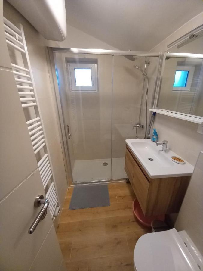 Apartmani Luni Premantura Luaran gambar