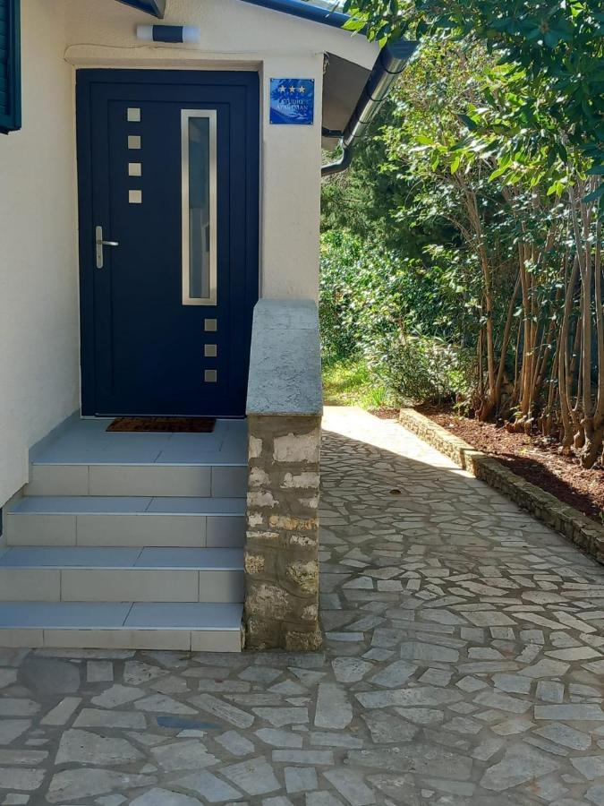 Apartmani Luni Premantura Luaran gambar
